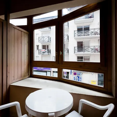 2* Avec Balcon, Parking Et Wifi Au Centre De - Fr-1-512-14 Apartamento *