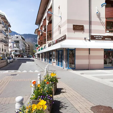 Avec Balcon En Centre-ville, Proche Telecabine Et Thermes A - Fr-1-512-14 *