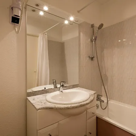 2* Avec Balcon, Parking Et Wifi Au Centre De - Fr-1-512-14 Apartamento *